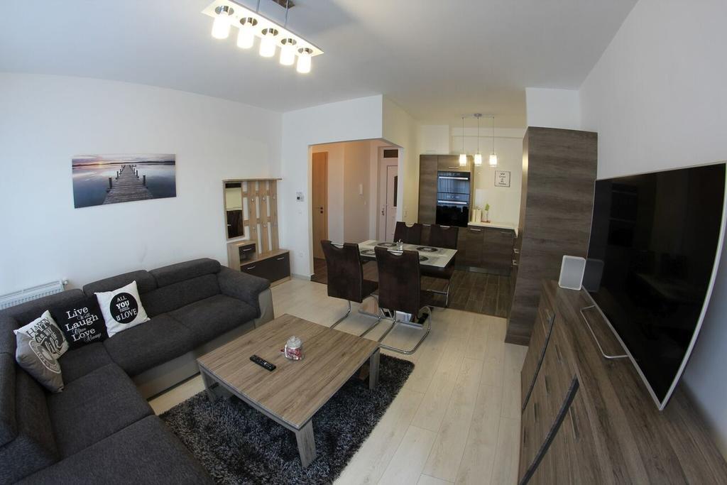 Urban Apartman Apartment Мисколк Екстериор снимка