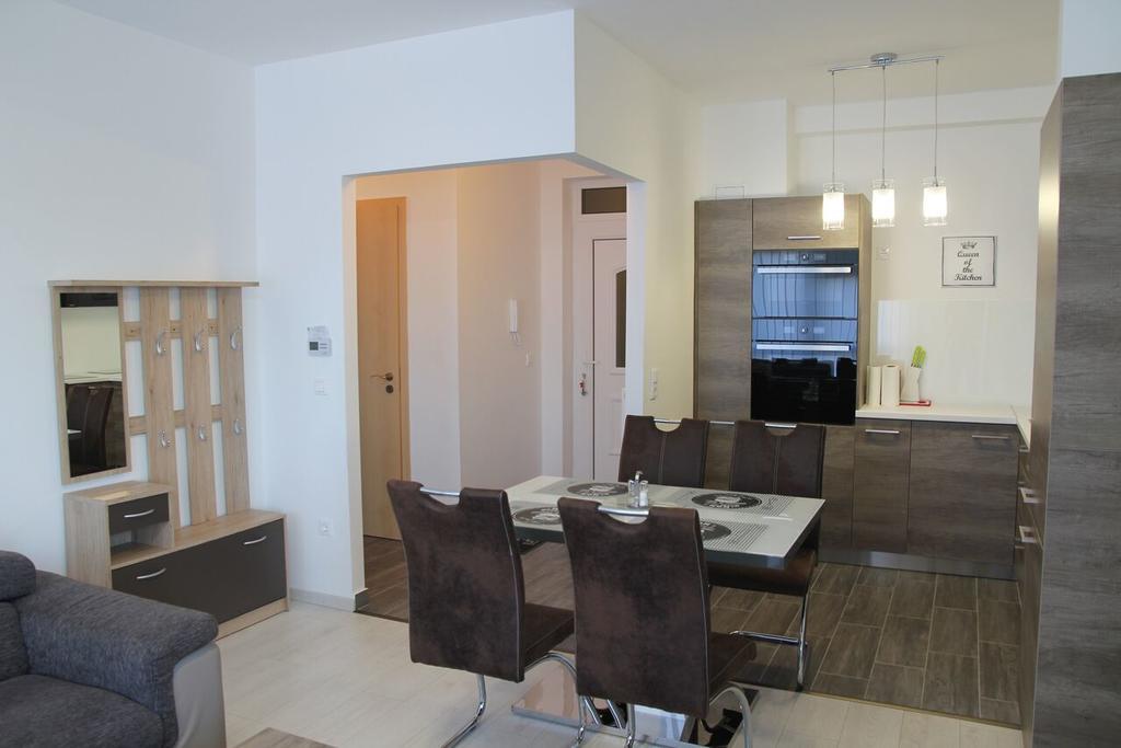 Urban Apartman Apartment Мисколк Екстериор снимка